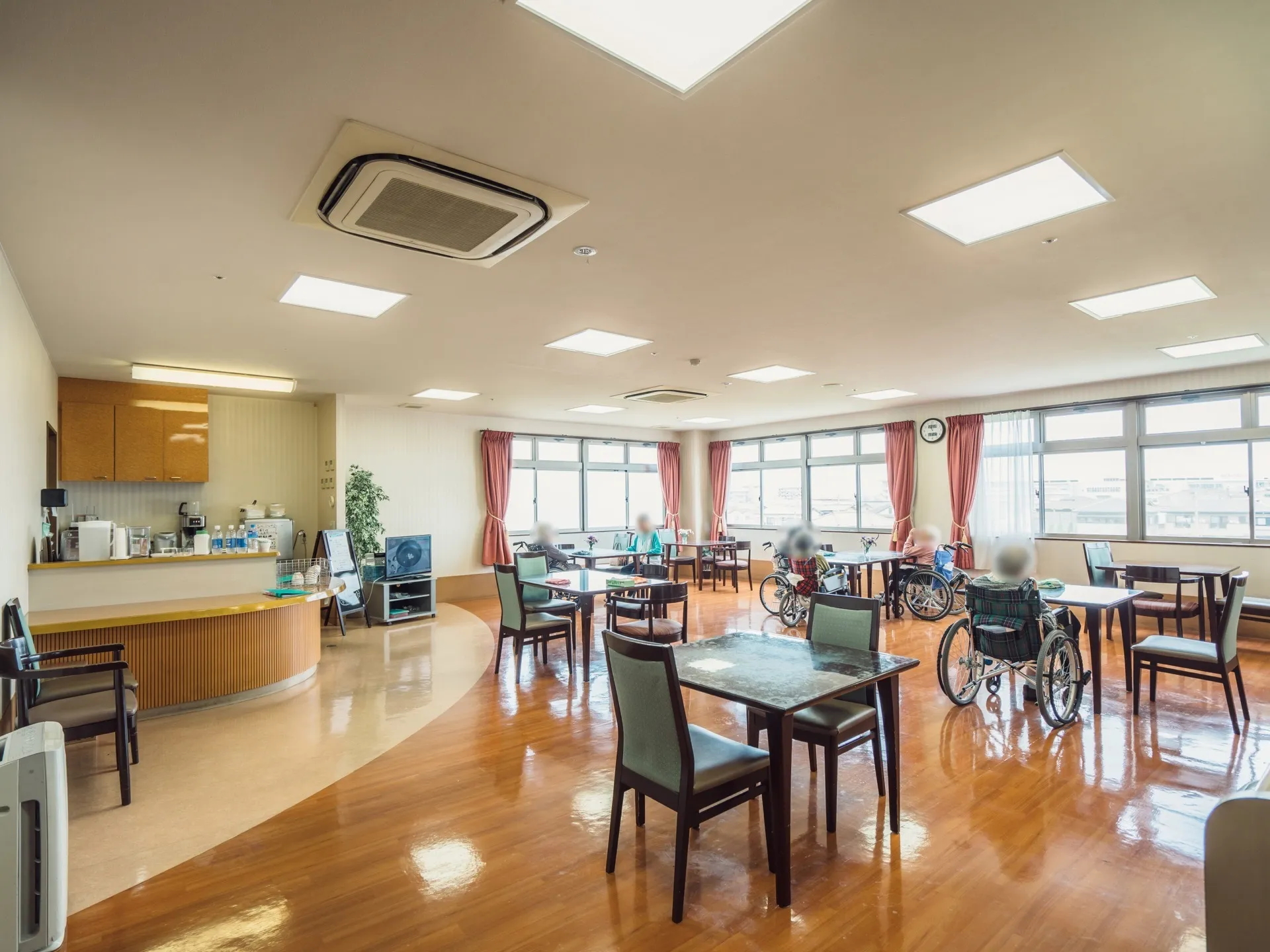 高齢者施設に最適な業務用エアコンを！