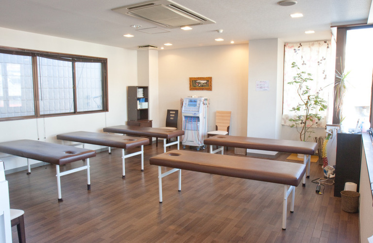 整骨院の快適な空間を実現！業務用エアコン工事はお任せください！