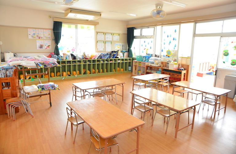 こども園の成長を助ける業務用エアコン、確かな施工を提供します。