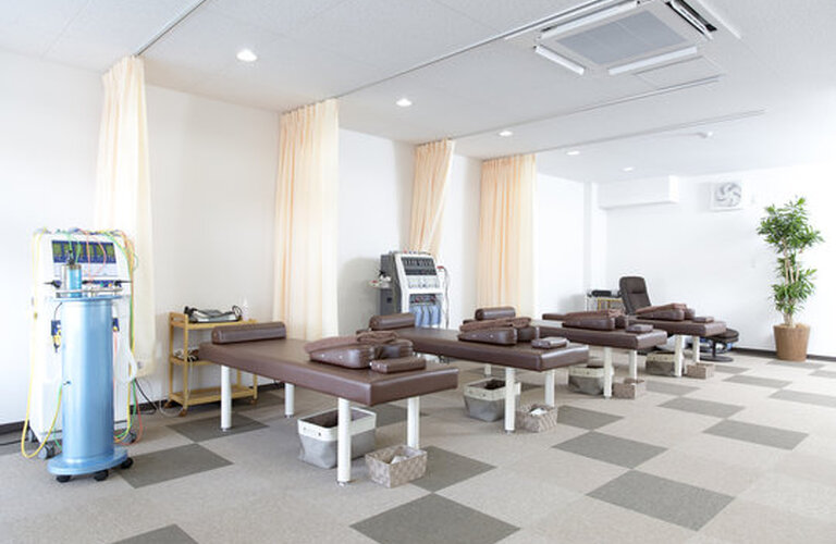 接骨院専用！エアコン取付けサービスで環境を整えよう。