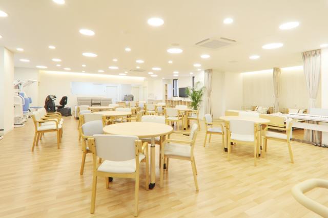 泉南市で老人ホームの快適性を向上！エアコン導入工事はお任せください。