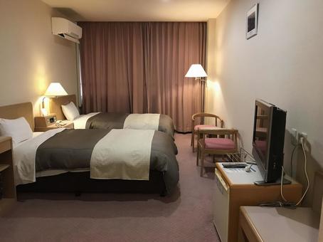 信頼の技術で堺市ホテルの業務用エアコンを一新！