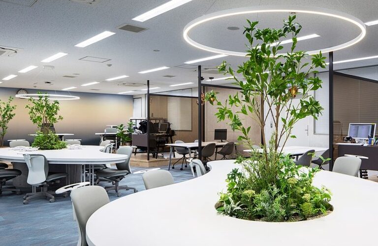 夏の暑さも冬の寒さも解消！吹田市のエアコン取り付け工事