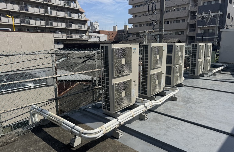 大阪府での業務用エアコン移設工事、信頼性の高い施工をお約束します