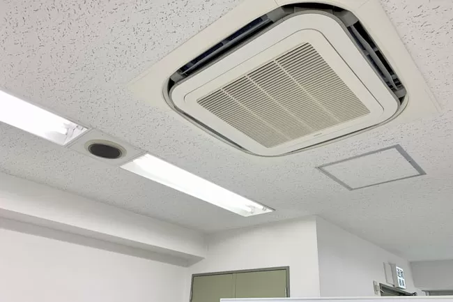 藤井寺エリアでエアコン臭い対策！異臭を解消し快適な空間をご提供