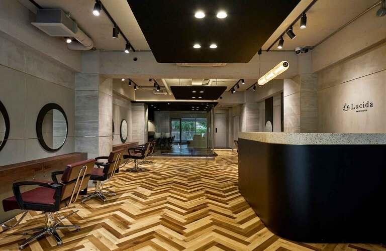 美容室の快適な空間を実現！業務用エアコン交換のプロにお任せ