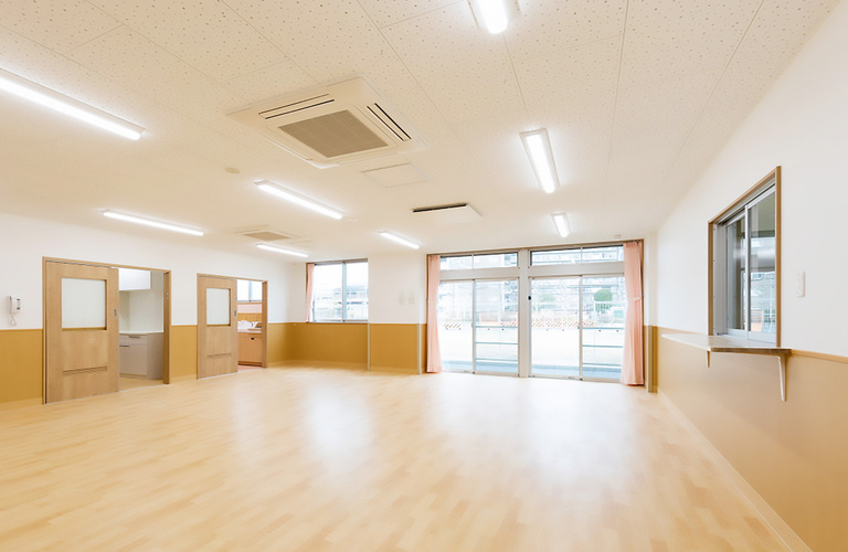 幼稚園の快適な園生活を支える業務用エアコンの最適化はお任せ！